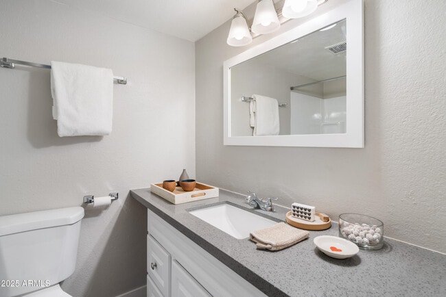 Building Photo - 4025 N 40th St