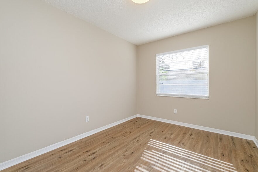 Building Photo - 9715 Little Pond Way