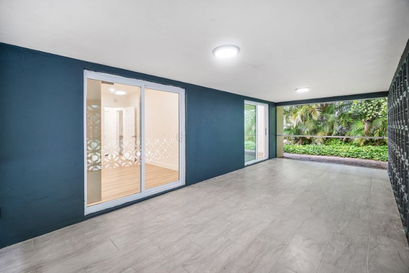 Building Photo - 434 SW 9th St