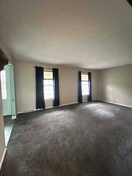 Building Photo - 1820 Perry Crossing Rd