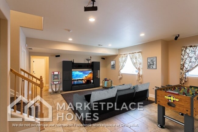 Building Photo - 6293 N Ensenada Ct