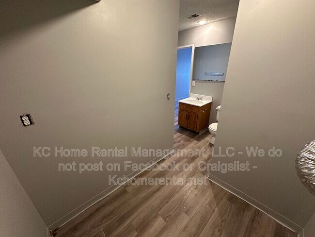 Building Photo - 1525 Jackson Ave