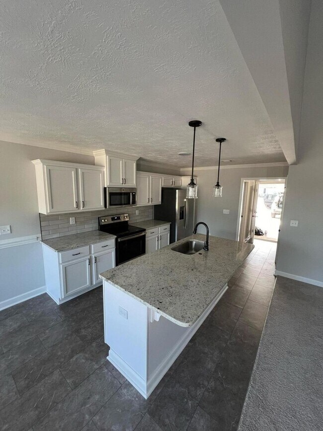 Building Photo - 886 Goodale Dr