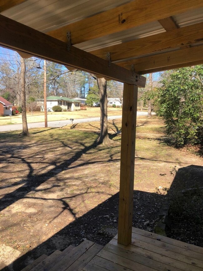 Building Photo - Charming 2BR Home Near Downtown Auburn & Auburn University