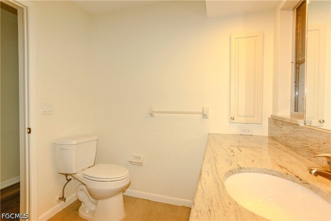 Building Photo - 5654 Eichen Cir