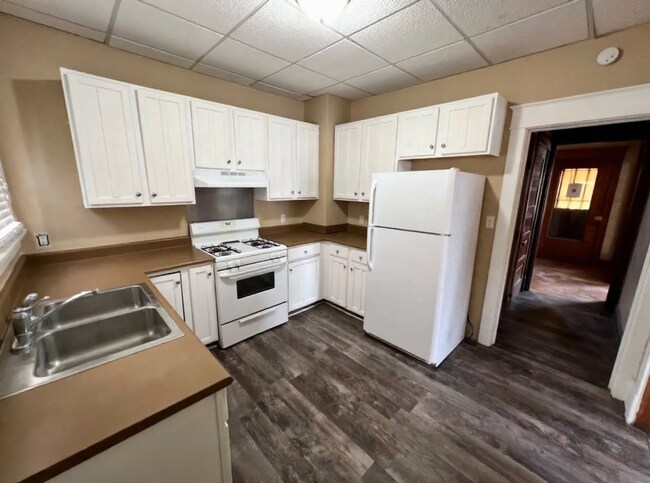 Building Photo - 2214-2216 7th Ave