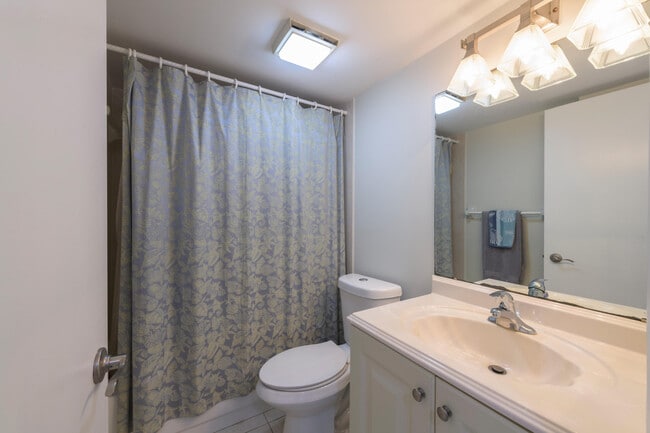 Building Photo - 4250 N Hwy A1A