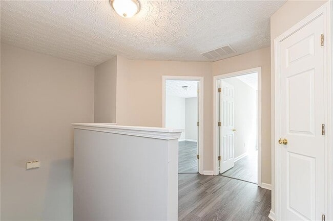 Building Photo - 2152 Lenox Ave