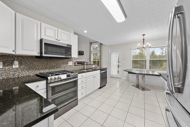 Building Photo - 397 Abbotsbury Dr