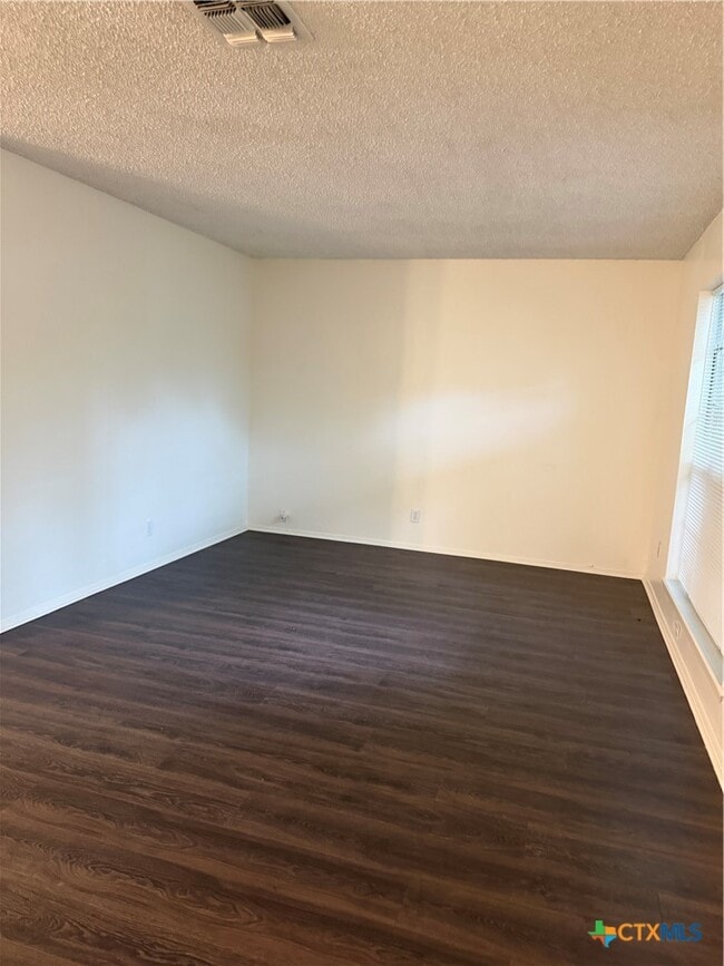 Building Photo - 1513 Shannon Cir