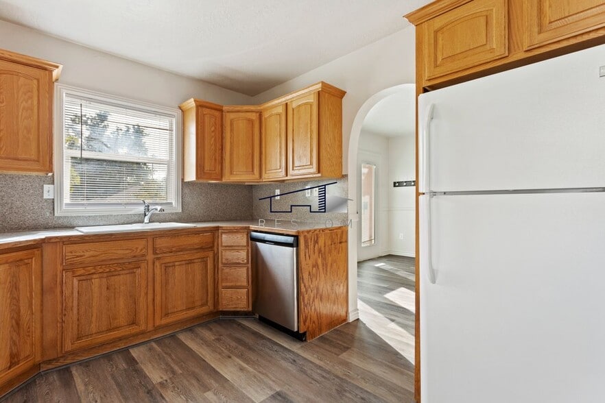 Building Photo - 352 Harrison Blvd