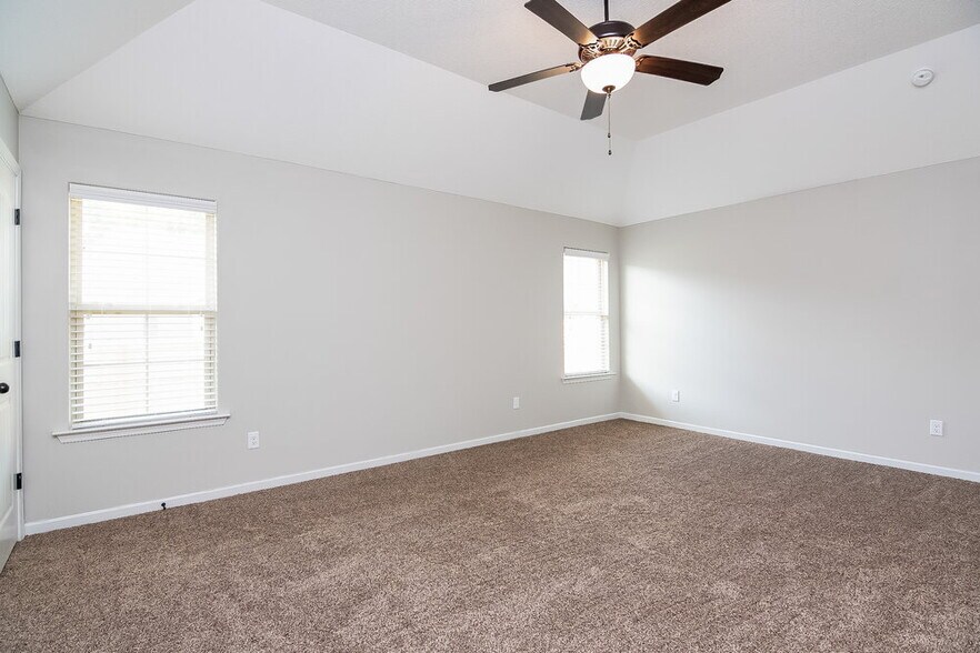 Building Photo - 9429 Darren Cir S