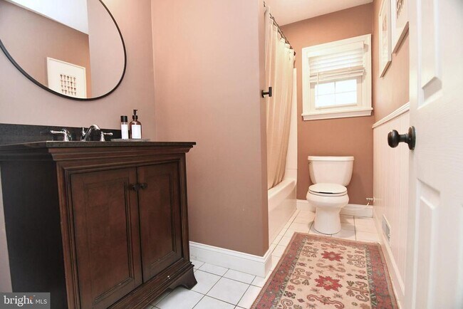 Building Photo - 1 Orchard Ln