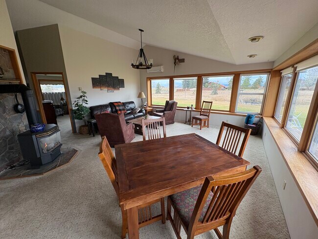 Building Photo - 391 N Somers Rd