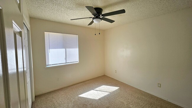 Building Photo - Beautifully Updated 3 Bedroom, 2 Bathroom Home in a Quiet Cul-de-Sac!