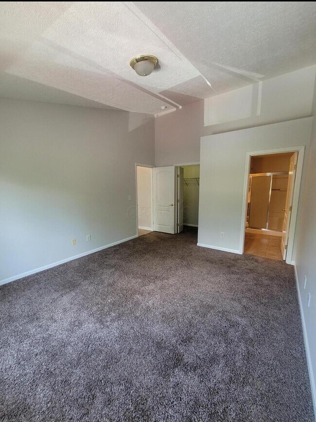Building Photo - 6282 Edgecreek Ln