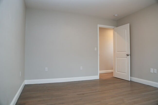 Building Photo - Newly Built 6br/3ba- Steps away from PC!