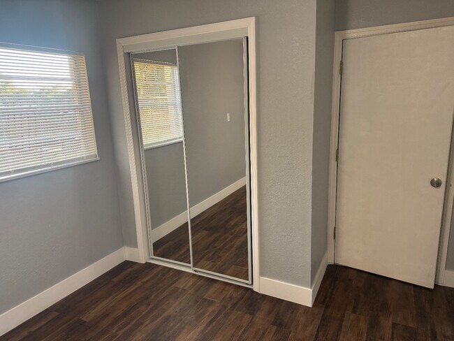 Building Photo - 3416 S 70th St