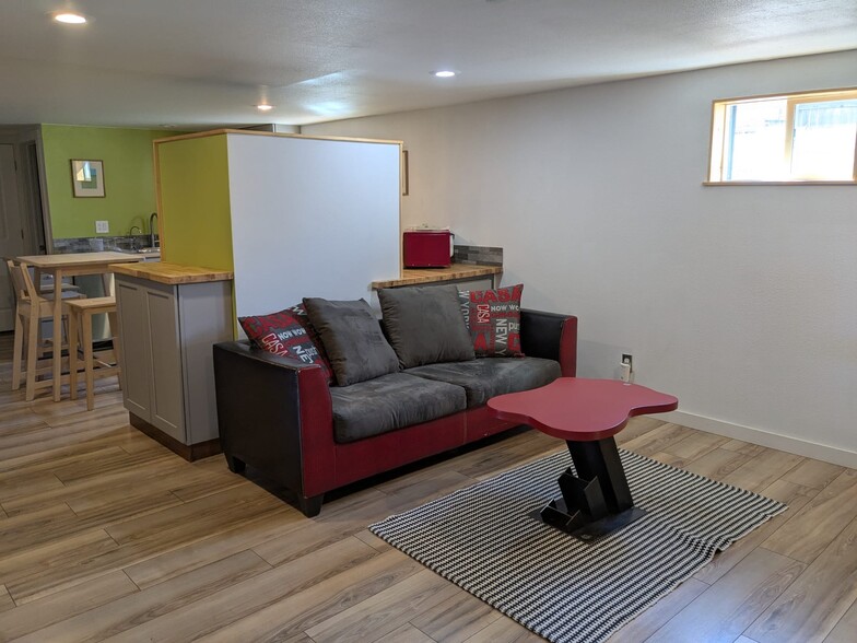 big living space - 6915 Yates St