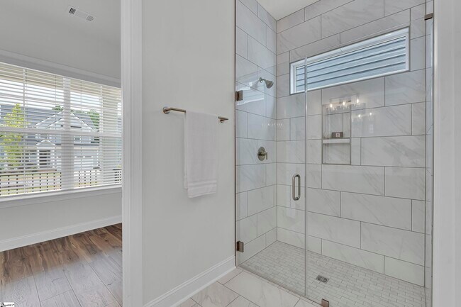 Building Photo - 505 Lumpkin St