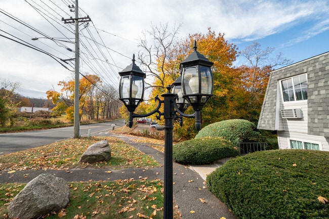 Building Photo - 113 Park Ave