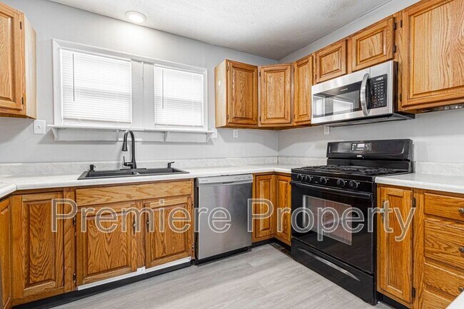 Building Photo - 11825 Roberts St