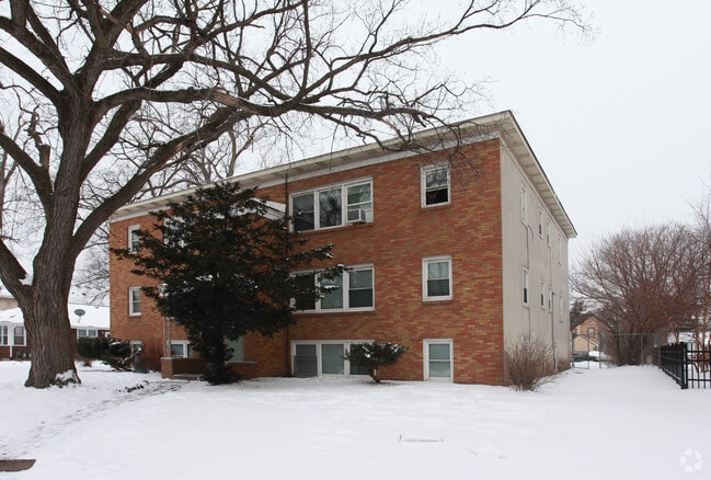 Building Photo - 4635 Lyndale Ave N