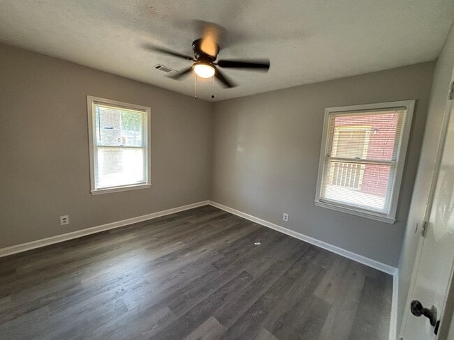 Building Photo - New On the Market!