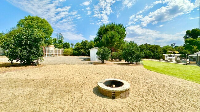 Building Photo - Beautifully Remodeled and Charming Country...