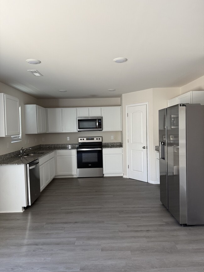 Building Photo - 4814 Stone Dr