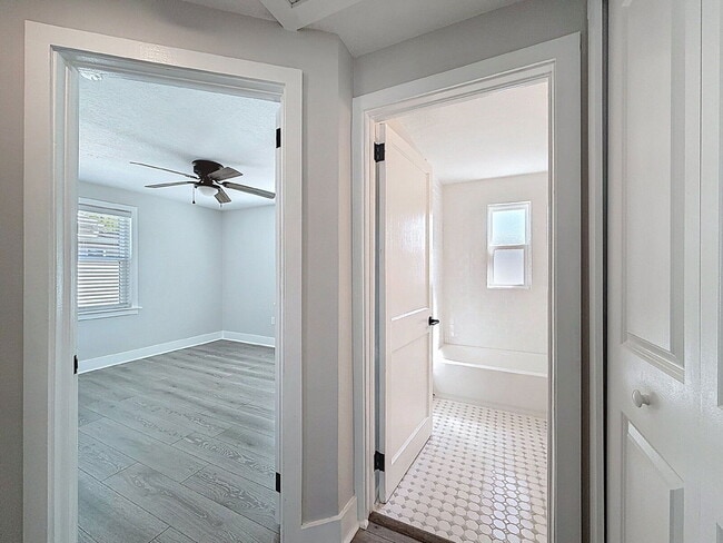 Building Photo - 768 49th Ave N