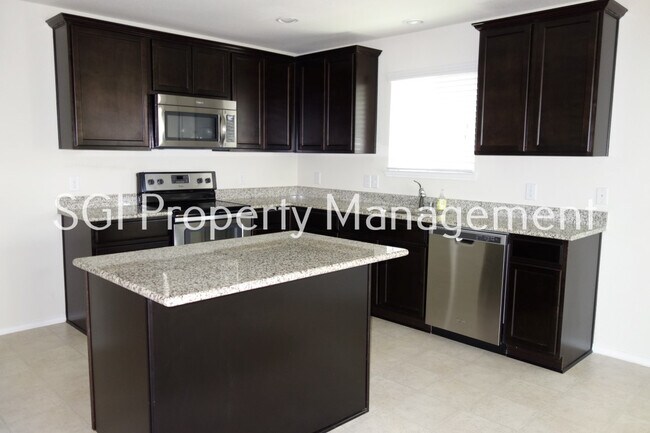 Building Photo - 824 Rivers Creek Ln