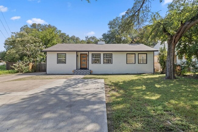 Building Photo - 1804 Northwood Rd