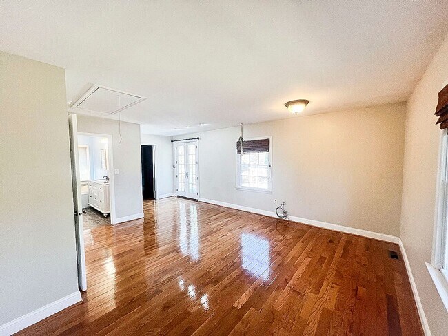 Building Photo - 3502 Old Jones Rd