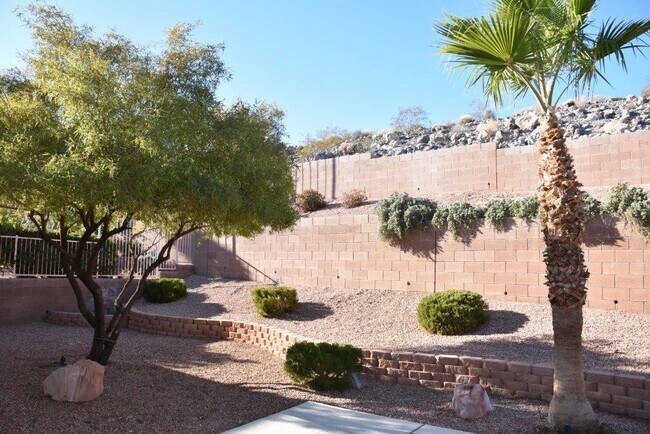 Building Photo - 2057 King Mesa Dr