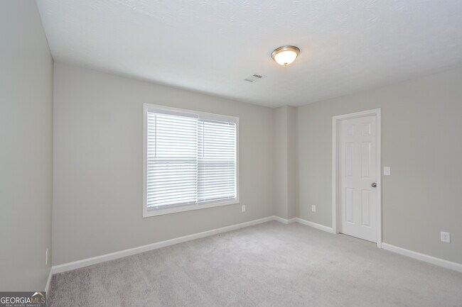 Building Photo - 5506 Walnut Ln