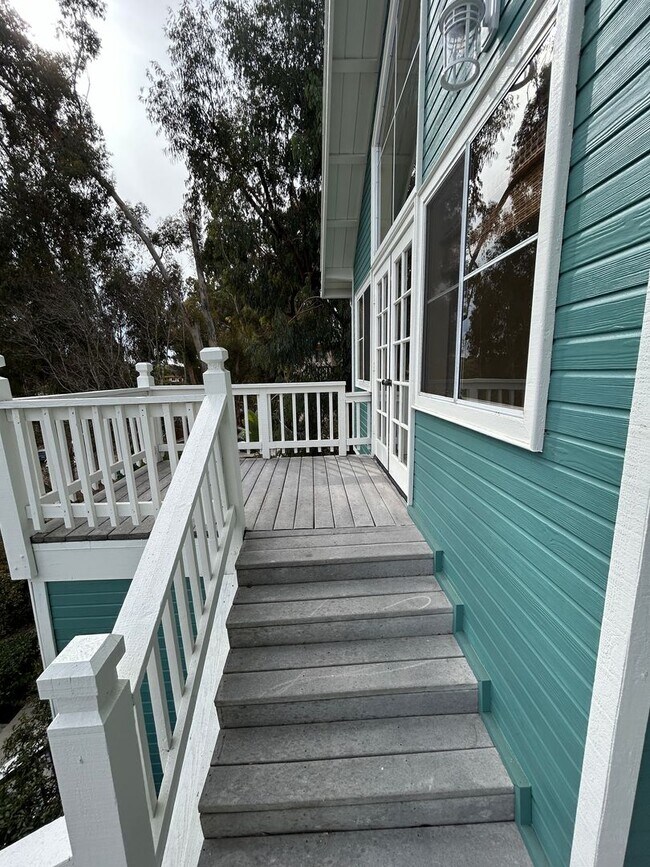 Building Photo - 3 Bedroom + Loft + Office Oceanside Home