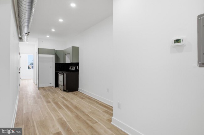 Building Photo - 349 N 62nd St