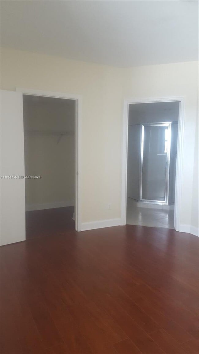 Building Photo - 14951 Royal Oaks Ln