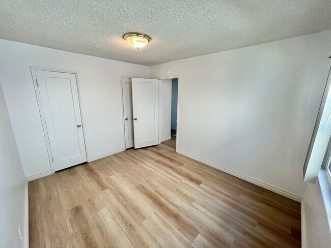 Building Photo - 4546 N Banner Dr