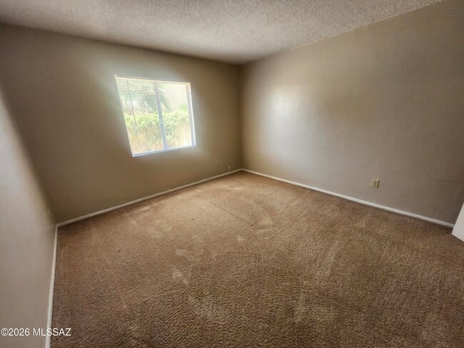 Building Photo - 810 S Kolb Rd