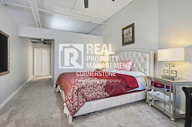 Building Photo - 125 S Kalamazoo Mall