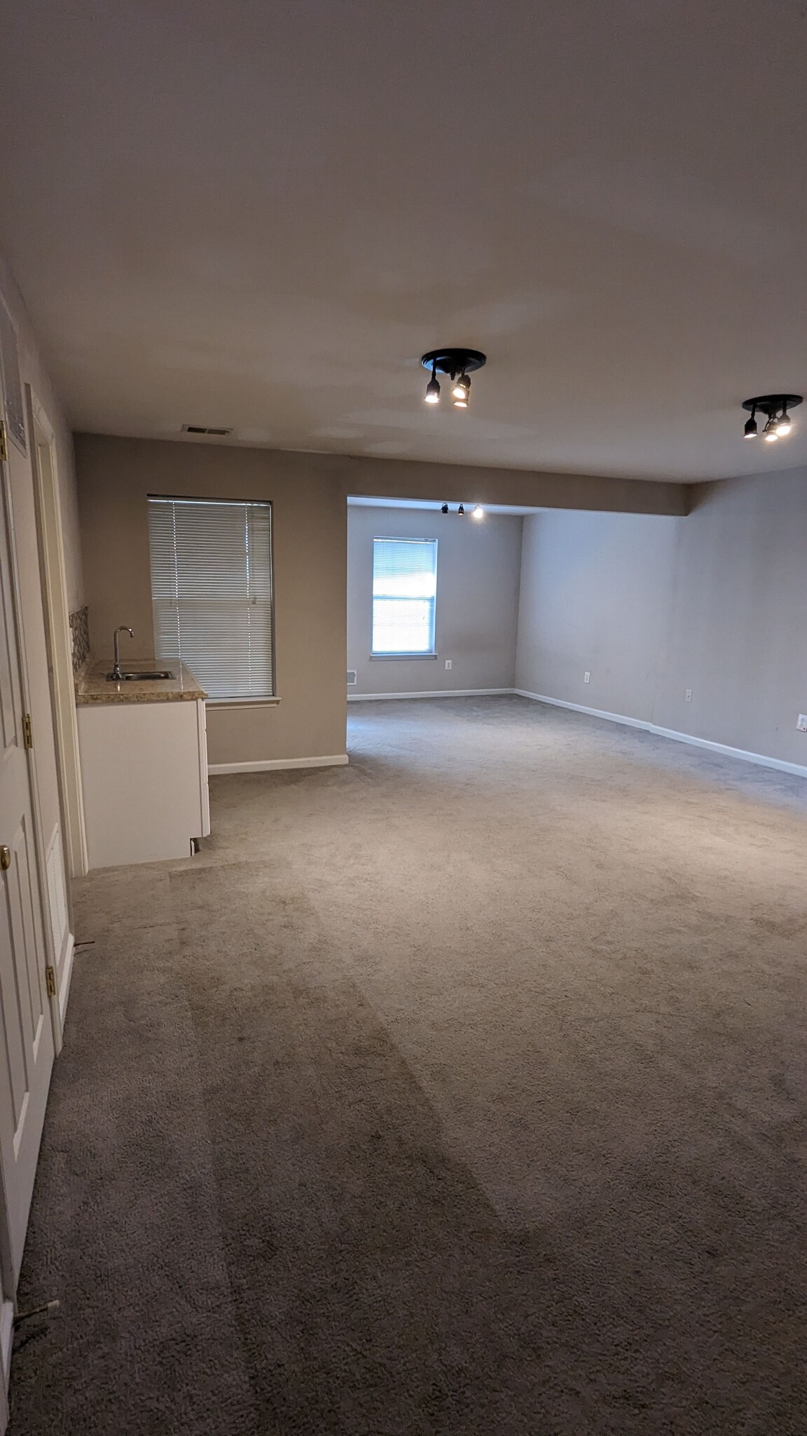 Building Photo - 13231 Maple Creek Ln