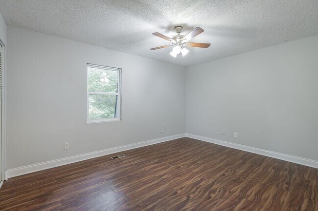 Building Photo - 6876 Beulah Dr