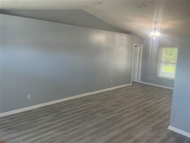 Building Photo - 116 Crescent Ct