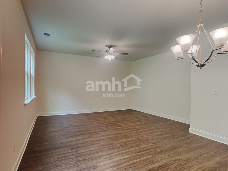 Building Photo - 156 Rivulet Dr