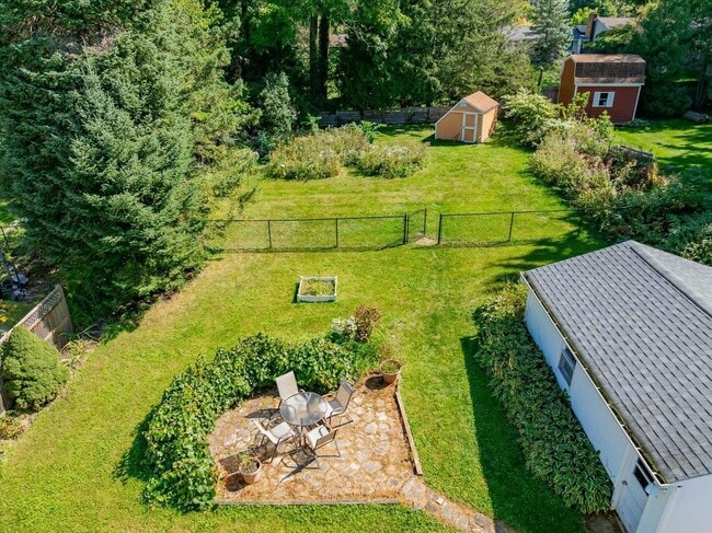 Building Photo - 401 Merrill Crest Dr