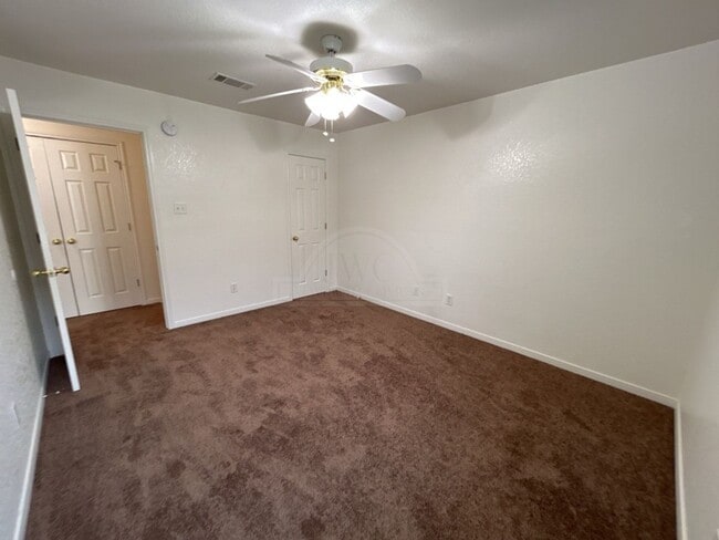 Building Photo - 308 Cedar Ridge Dr