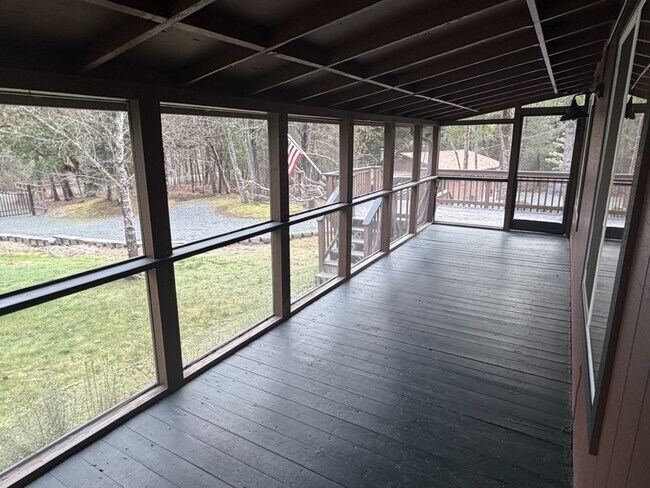 Building Photo - 7429 W Evans Creek Rd