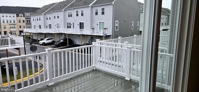 Building Photo - 24148 Thurso Sq
